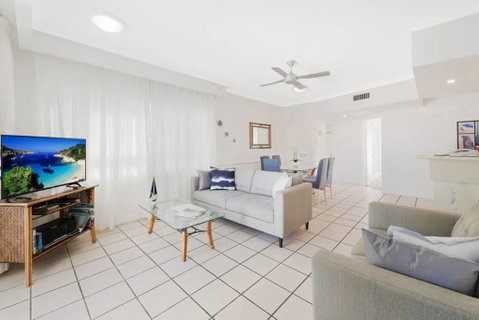 2 Bedroom Alex Unit - Ocean, Pool And Park Views - Sunshine Coast Tourism 2