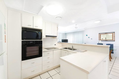 2 Bedroom Alex Unit - Ocean, Pool And Park Views - Sunshine Coast Tourism 1