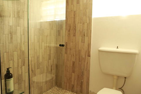 2 Bedroom Close To CBD - Holiday Sunshine Coast 1