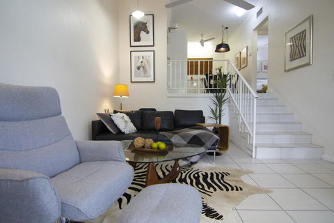 2 Bedroom Close To CBD - Holiday Sunshine Coast 0