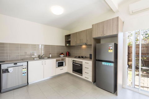 2 Bedroom W/Parking Near Central Cessnock - Sunshine Coast Tourism 1
