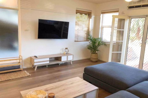 2 Bedroom, SHORT Walk To CBD,BEACH And DARBY ST - Sunshine Coast Tourism 0