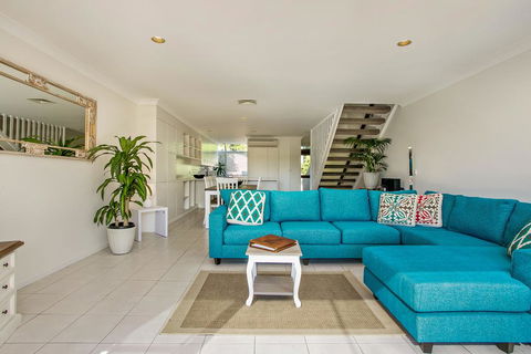 2 James Cook Apartments - Sunshine Coast Tourism 0