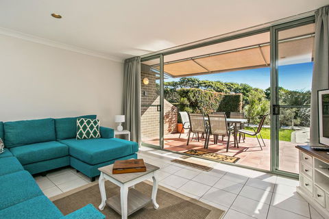 2 James Cook Apartments - Sunshine Coast Tourism 2