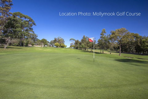 2/81 Clyde St - Villa De Golf At Mollymook - Sunshine Coast Tourism 2
