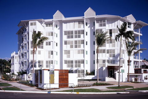 201 Lake Street - Holiday Sunshine Coast 0