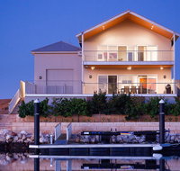 21 Corella Court - PRIVATE JETTY  POOL - Sunshine Coast Tourism