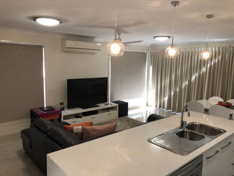 21 On Hursley Motel Apartments - Sunshine Coast Tourism 2