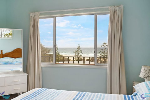 22 Dulling Street - Beach House - Sunshine Coast Tourism 1