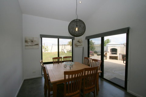 26 Twynam Street - Sunshine Coast Tourism 3