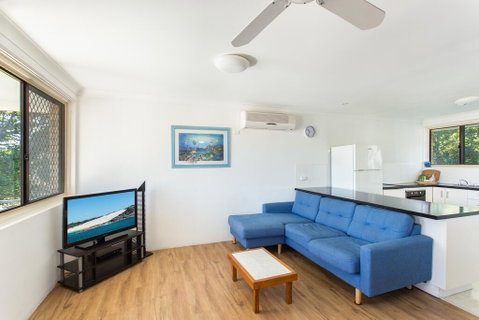 26 Wallis View - Opposite The Lake - 3 Bedroom Apartment - Sleeps 8 - Sunshine Coast Tourism 2