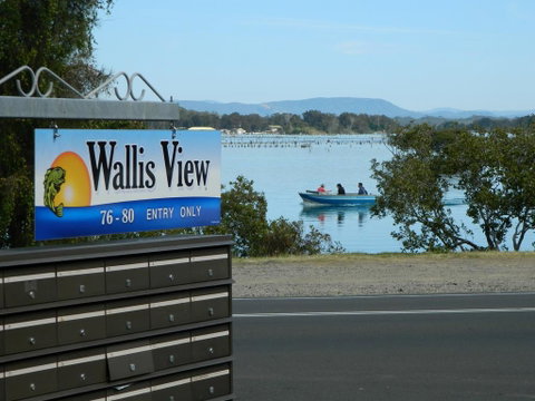 26 Wallis View - Opposite The Lake - 3 Bedroom Apartment - Sleeps 8 - Sunshine Coast Tourism 0