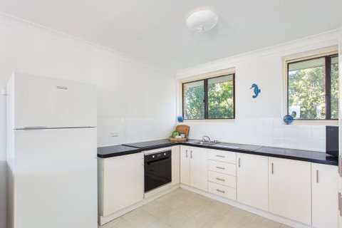 26 Wallis View - Opposite The Lake - 3 Bedroom Apartment - Sleeps 8 - Sunshine Coast Tourism 3