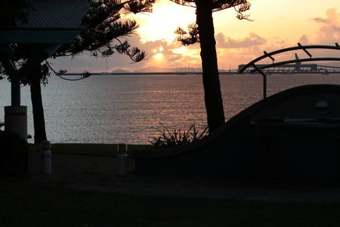 Beautiful Beachfront On The Strand At Aquarius - Sunshine Coast Tourism 3