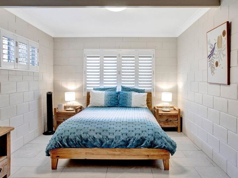 Beach Dayz - Sunshine Coast Tourism 0