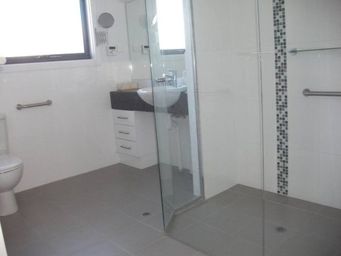 Beach Front Break - Sunshine Coast Tourism 1