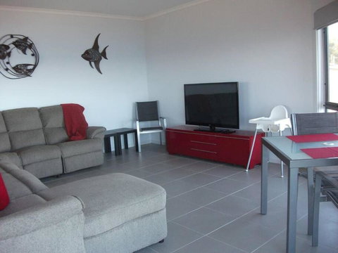 Beach Front Break - Sunshine Coast Tourism 2