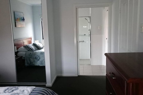 Beach Front Break - Sunshine Coast Tourism 3