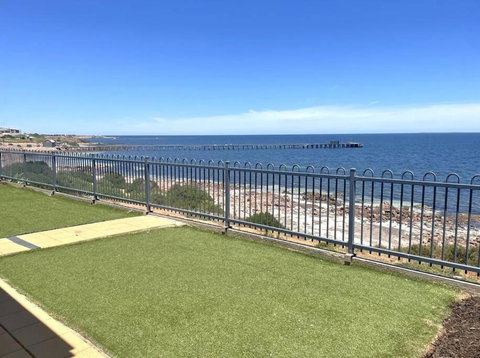 Beach Front Break - Sunshine Coast Tourism 4