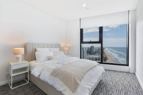 Beach Front Sky Home - Floor 35 - Sunshine Coast Tourism 3