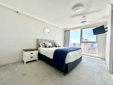 Beach Haven, 28th Floor Ocean Views - Sunshine Coast Tourism 2