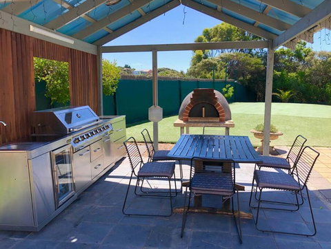 Beach-house-ocean-bayside-beaches - Sunshine Coast Tourism 0