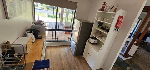 Beach Side Apartment Quindalup - Sunshine Coast Tourism 4