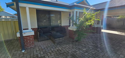 Beach Side Apartment Quindalup - Sunshine Coast Tourism 2