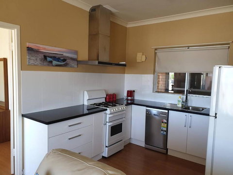 Beach Side Holiday Apartment - Sunshine Coast Tourism 3