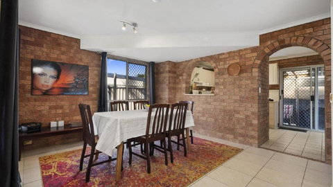 Beach Side Pet Friendly Hideaway - Sunshine Coast Tourism 1