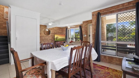 Beach Side Pet Friendly Hideaway - Sunshine Coast Tourism 3