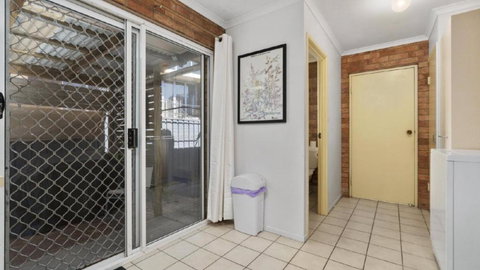 Beach Side Pet Friendly Hideaway - Sunshine Coast Tourism 4