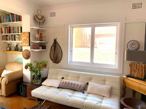 Beach To Home In 3 Minutes: Bondi N - Sunshine Coast Tourism 0