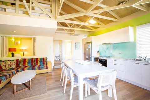BEACHBREAK - 100m To Beach - Sleeps 6 - Sunshine Coast Tourism 2