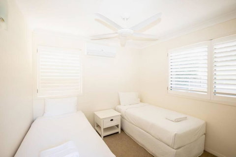 BEACHBREAK - 100m To Beach - Sleeps 6 - Sunshine Coast Tourism 3