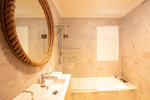 BEACHBREAK - 100m To Beach - Sleeps 6 - Sunshine Coast Tourism 4