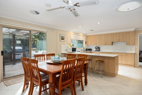 Beachcomber - Sunshine Coast Tourism 2