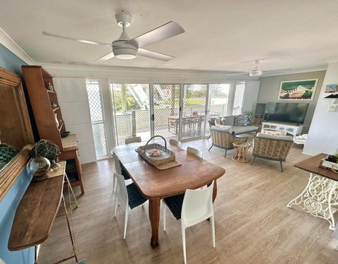 Beachdrift - Classic Beach House - Sunshine Coast Tourism 4