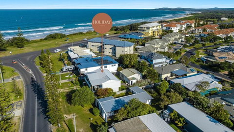 Beachdrift - Classic Beach House - Sunshine Coast Tourism 1