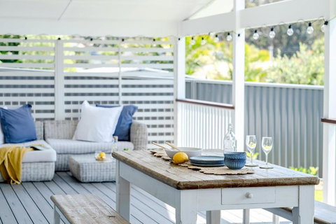 Beached At Mollymook - Sunshine Coast Tourism 1