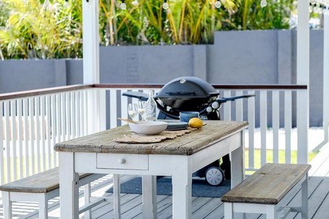 Beached At Mollymook - Sunshine Coast Tourism 4