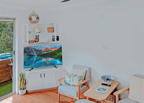 Beachfront 8 - Sunshine Coast Tourism 3