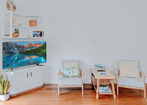 Beachfront 8 - Sunshine Coast Tourism 4