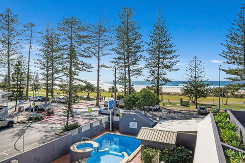Beachfront Beauty - Cooly - Sunshine Coast Tourism 0