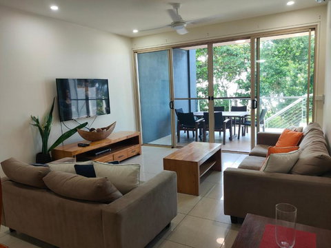 Beachfront Beauty! - Sunshine Coast Tourism 0