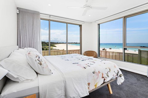 Beachfront Bliss - Sunshine Coast Tourism 2