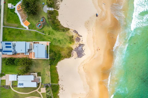 Beachfront Bliss - Sunshine Coast Tourism 1