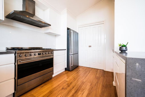 Beachfront Escape - Sunshine Coast Tourism 3