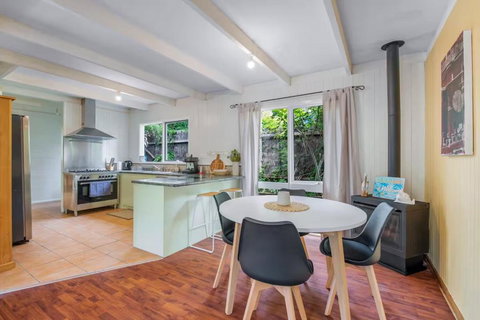 BeachMore Escape By Ready Set Stay - BYO Linen And Towels - Sunshine Coast Tourism 3