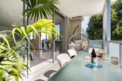 Beachside Bondi - Modern Lift, AirCon, CarPark - Sunshine Coast Tourism 0